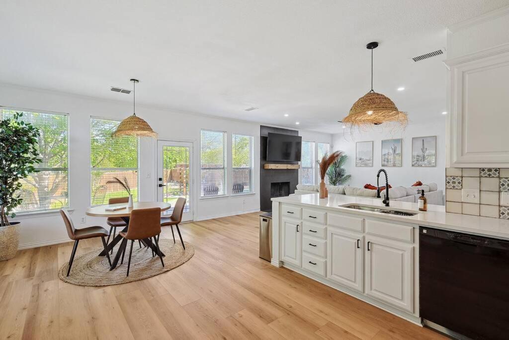 Villa Wellness Oasis 5Br W Pool + Huge Yard + Fire Pit Sachse Esterno foto