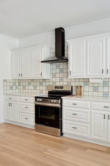 Villa Wellness Oasis 5Br W Pool + Huge Yard + Fire Pit Sachse Esterno foto