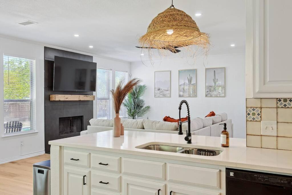 Villa Wellness Oasis 5Br W Pool + Huge Yard + Fire Pit Sachse Esterno foto