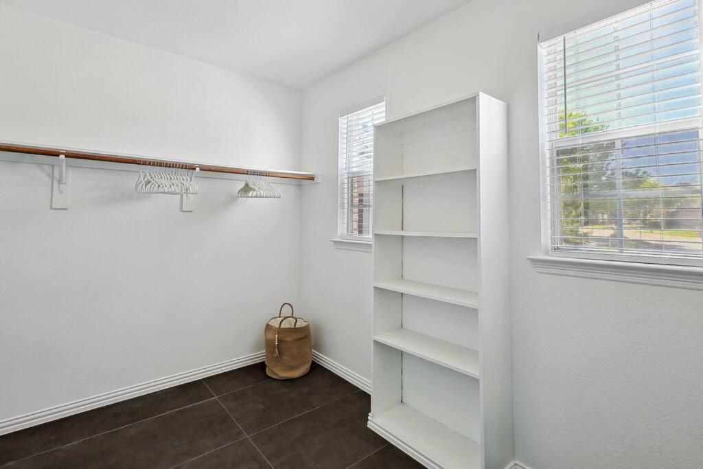 Villa Wellness Oasis 5Br W Pool + Huge Yard + Fire Pit Sachse Esterno foto