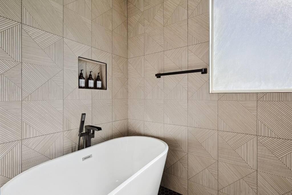 Villa Wellness Oasis 5Br W Pool + Huge Yard + Fire Pit Sachse Esterno foto