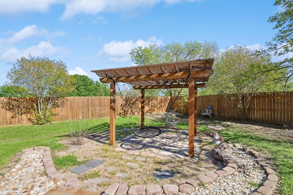 Villa Wellness Oasis 5Br W Pool + Huge Yard + Fire Pit Sachse Esterno foto